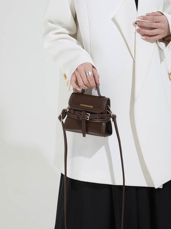2026 nova vintage mini torbica od uljne kože, nišni dizajn, ručno nošenje, ukrasna kopča s remenom, crossbody torbica za ruž