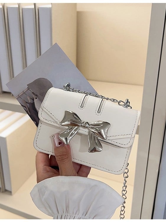 Ženska mini crossbody torba s mašnicom i lancem, 2026 novi trend, sladak i moderan dizajn