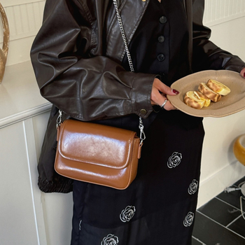 2025 novi model: ženska mala kvadratna torbica od kože najvišeg sloja, s naramenicom i crossbody remenom, casual retro stil