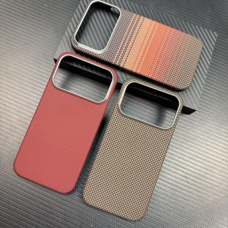 Carcasă pentru iPhone 17 Pro Max din fibre aramidice, închidere magnetică — stil business minimalist
