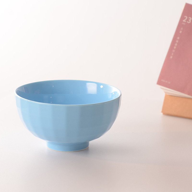 Macaron színű porcelán magas lábú tál, 15 cm átmérőjű, tészta- és leves tál