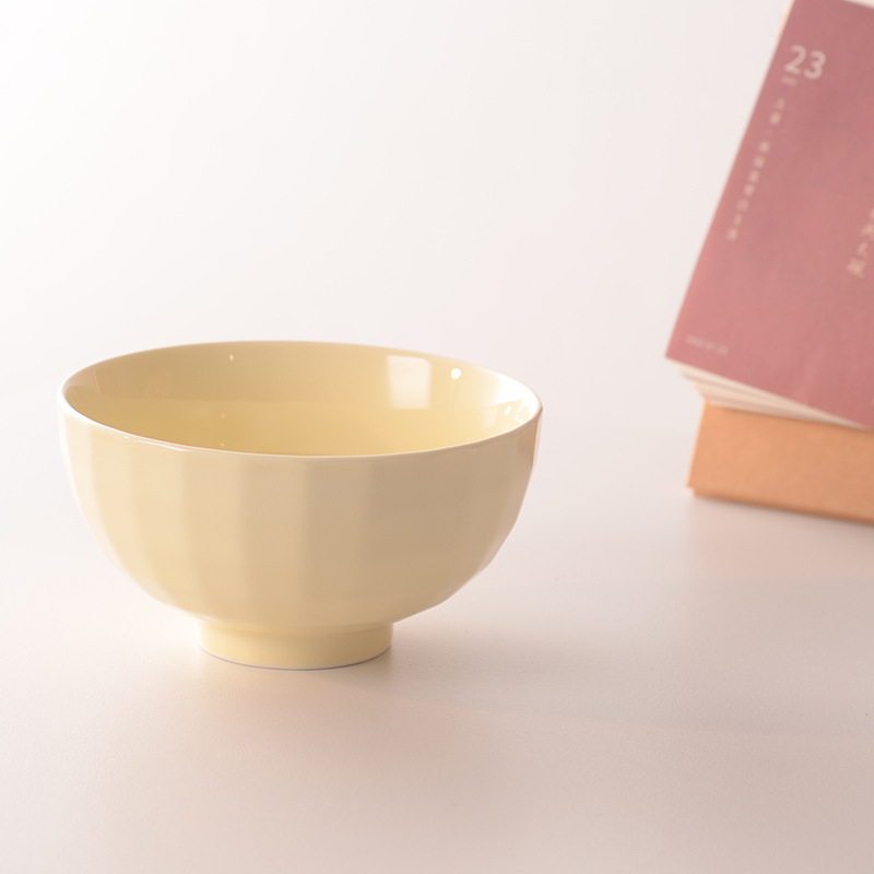 Macaron színű porcelán magas lábú tál, 15 cm átmérőjű, tészta- és leves tál