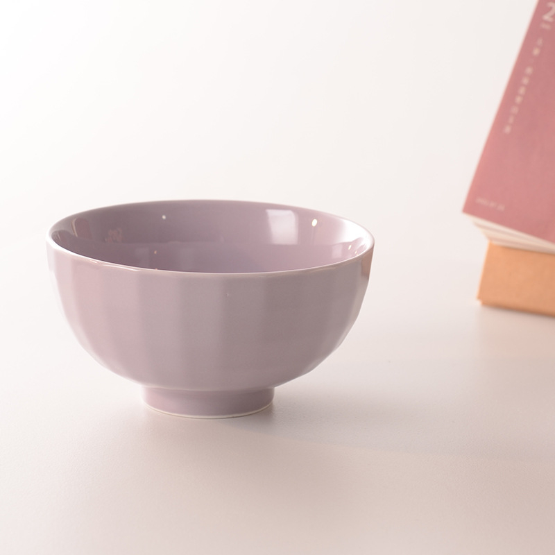 Macaron színű porcelán magas lábú tál, 15 cm átmérőjű, tészta- és leves tál