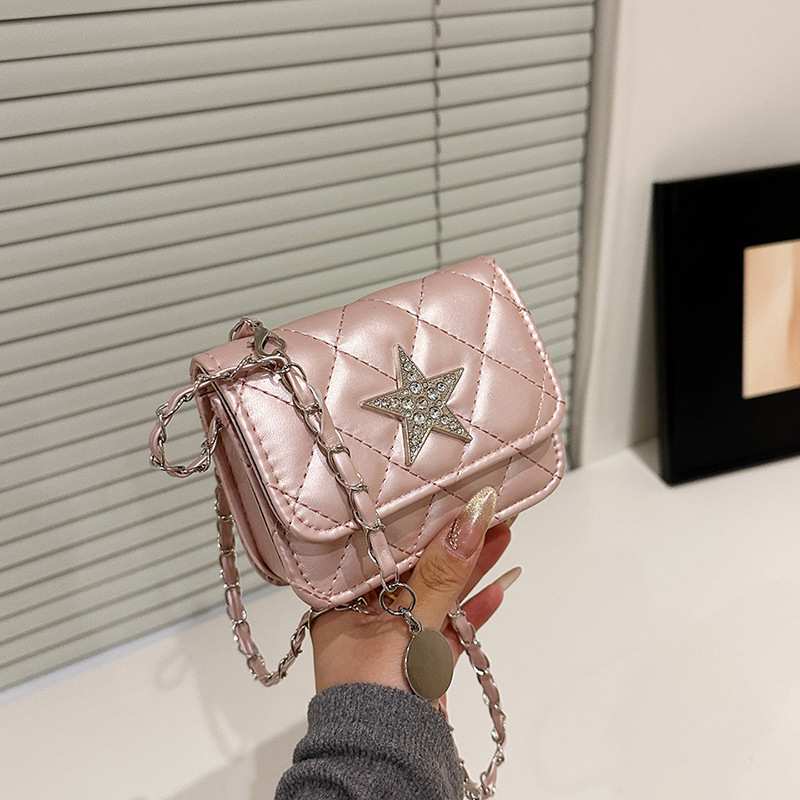 Mini torbica s dijamantnim šavom, srebrna, lančana crossbody, mala torbica za ruž