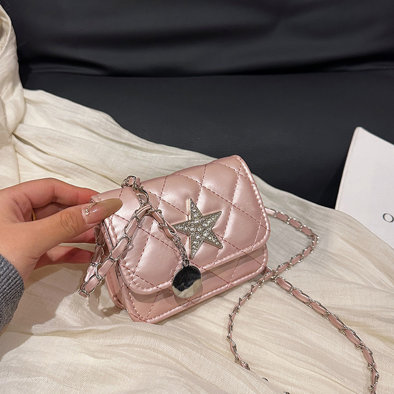 Mini torbica s dijamantnim šavom, srebrna, lančana crossbody, mala torbica za ruž