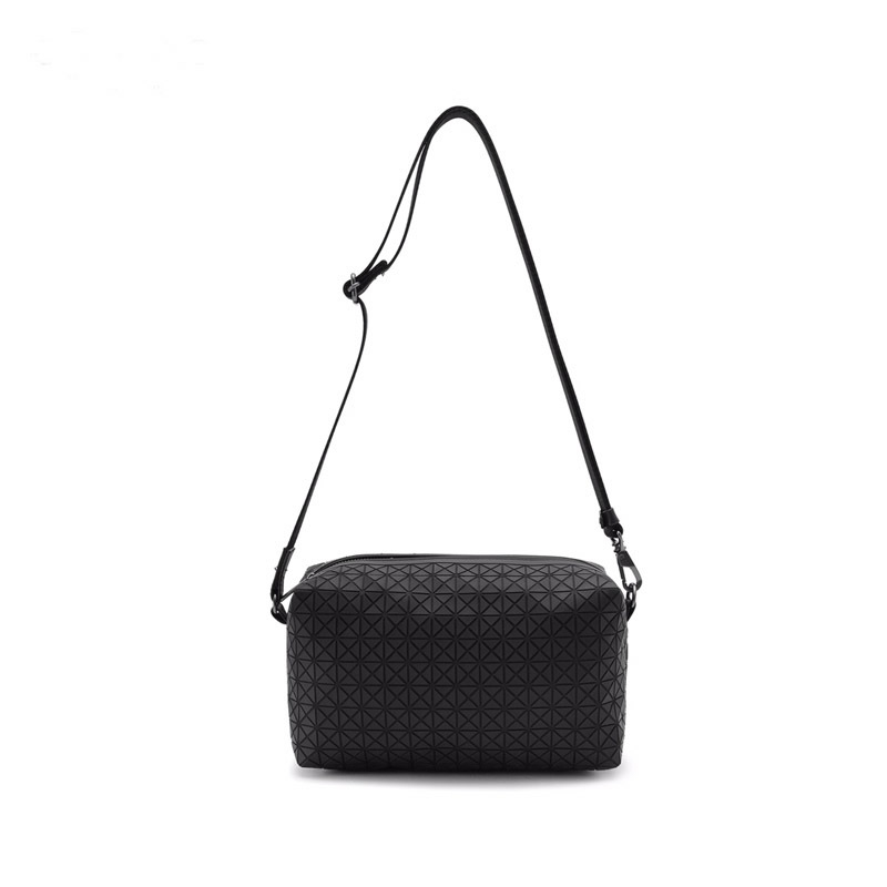 Geometrijska šivana sedlasta torba od silikona, mala kvadratna torba za kameru, s remenom za rame ili crossbody