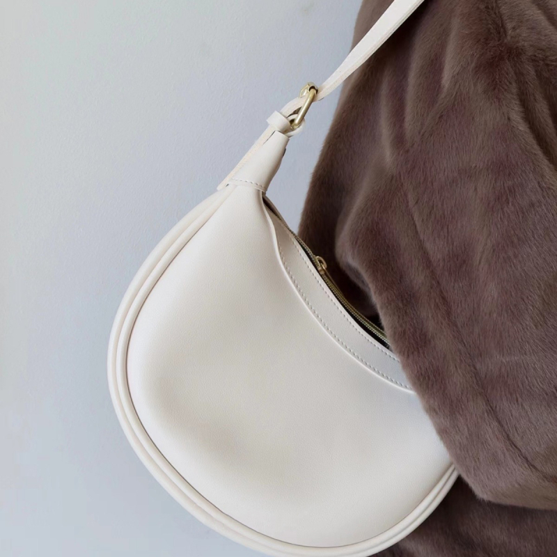 Ženska PU torba – sedlovog oblika, crossbody, za svakodnevnu uporabu, dizajn 2025