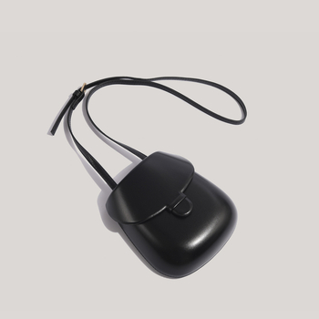 2024. Proljeće–Ljeto: nova nišna retro umjetnička minimalistička crossbody sedlasta torba sa motivom školjke, ženska svakodnevna torba
