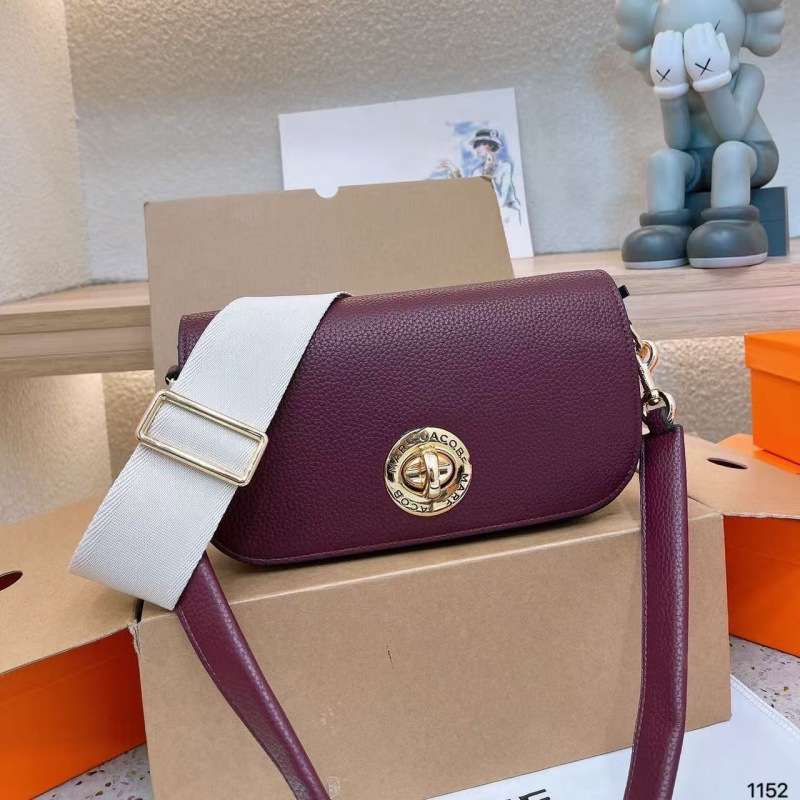 Mini sedlasta torbica od Lychee kože s okretom kopčom, široka naramenica, ženska crossbody torba