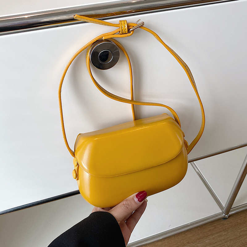 Ženska PU kružna crossbody torba, srednja veličina, magnetsko zatvaranje