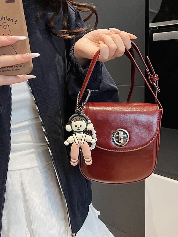 Proljetno-ljetna vintage torba tip sedlo u francuskom stilu, nišna torba preko ramena, crossbody, teksturirana, jednostavna i slatka s cartoon motivom.