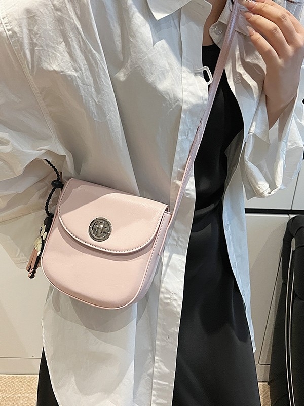 Proljetno-ljetna vintage torba tip sedlo u francuskom stilu, nišna torba preko ramena, crossbody, teksturirana, jednostavna i slatka s cartoon motivom.