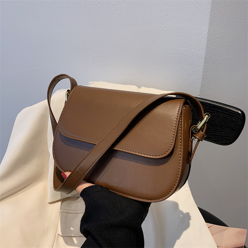 Prilagođena ženska torbica srednje veličine kvadratnog oblika, s teksturom visokog kvaliteta, jednobojna, elegantna i minimalistička, crossbody torba s jednim remenom