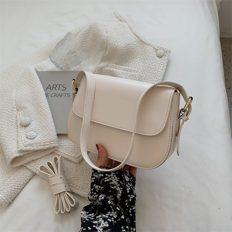 Prilagođena ženska torbica srednje veličine kvadratnog oblika, s teksturom visokog kvaliteta, jednobojna, elegantna i minimalistička, crossbody torba s jednim remenom