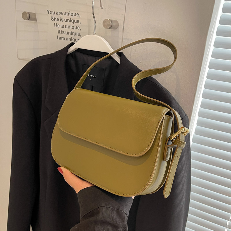Prilagođena ženska torbica srednje veličine kvadratnog oblika, s teksturom visokog kvaliteta, jednobojna, elegantna i minimalistička, crossbody torba s jednim remenom