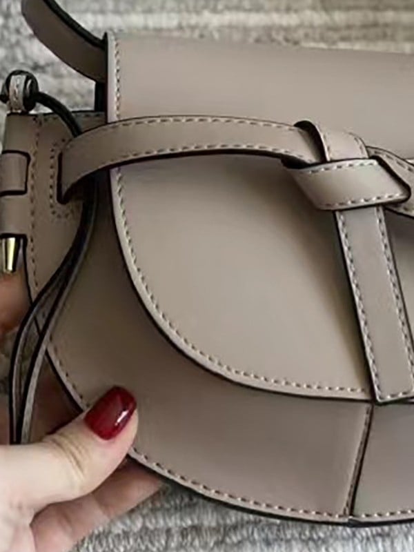 Pujinman ženska torbica tipa sedlo s izvezenim motivom, od prave kože, mala, crossbody preko ramena