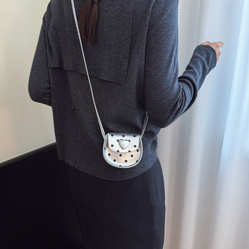Dječja mini sedlasta torbica s točkastim uzorkom – crossbody torba s novčanikom
