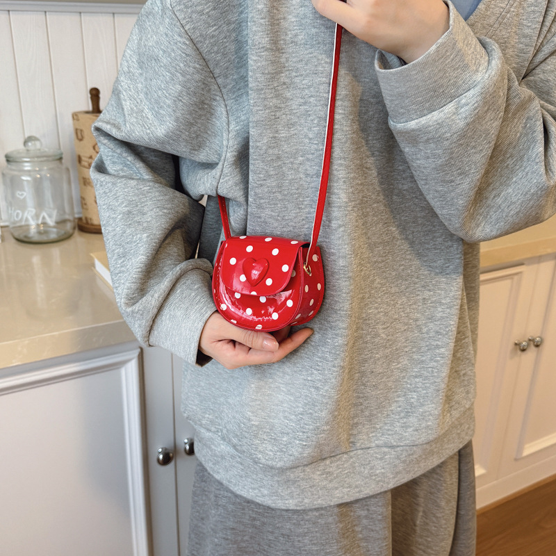 Dječja mini sedlasta torbica s točkastim uzorkom – crossbody torba s novčanikom