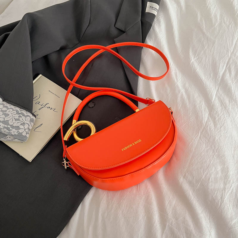 Ženska mini torbica u obliku sedla od sintetičke kože, crossbody/ramena, za svakodnevnu i poslovnu upotrebu