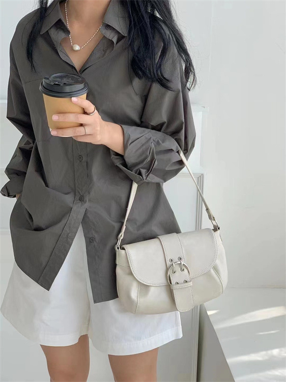 Torba preko ramena s preklopom, jednobojna, sedlast oblik, plisirani detalji, korejski stil, PU materijal