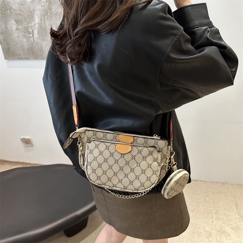 Károvaná sedlovita torba za rame s lancem, minimalistički retro stil