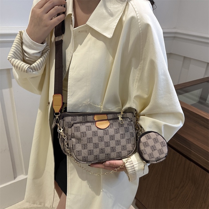 Károvaná sedlovita torba za rame s lancem, minimalistički retro stil