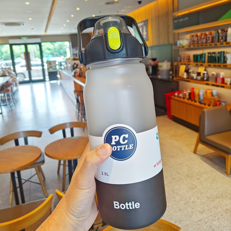 Sticlă de apă pentru sport, capacitate mare, cu pai, pentru femei, exerciții în aer liber, din plastic mat