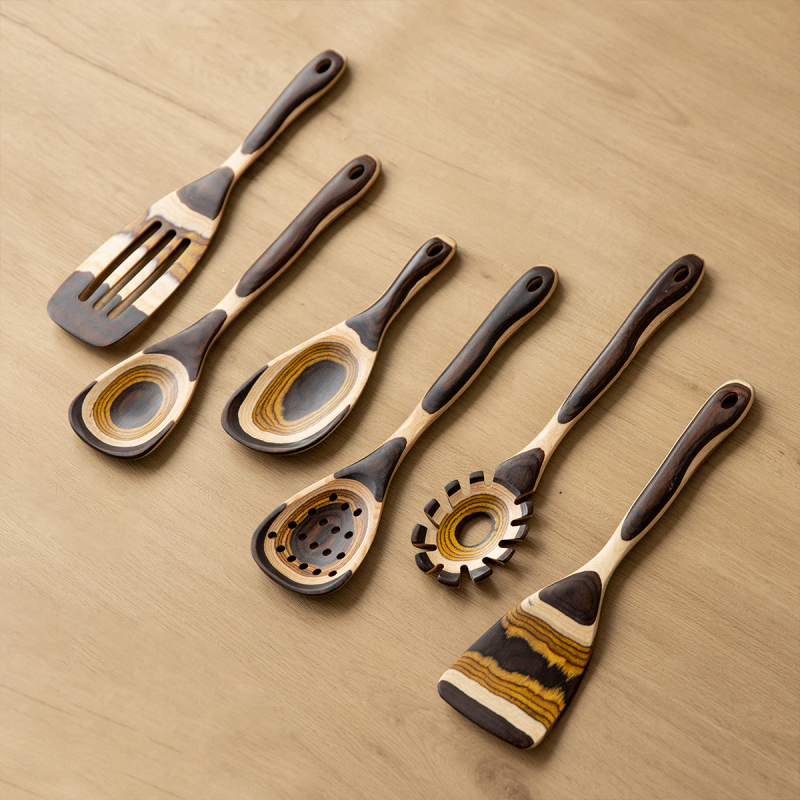 Set de ustensile de bucătărie din lemn, stil marocan retro, cu nuanțe gradient — spatulă, lingură pentru orez și strecurătoare pentru paste