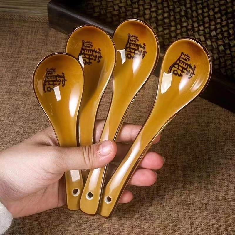 Lingură ceramică albă pentru restaurante, cu mâner extins, lingură de supă cu fund plat.