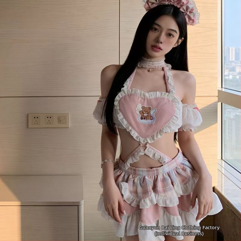 Lolita-inšpirovaný sexy set spodnej bielizne so štýlom slúžky, motív medvedieho srdca a sukňa odhaľujúca zadok, vyrobené z polyesteru