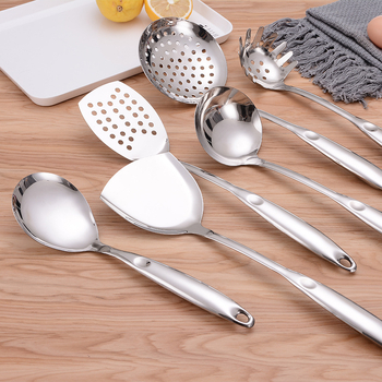 Set de ustensile de bucătărie din oțel inoxidabil, cu spatulă, lingură cu găuri și polonic — mânere groase, izolație termică.