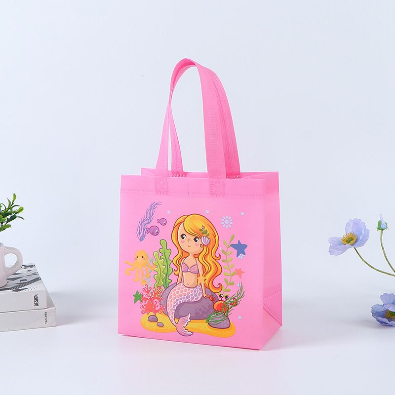 Geantă din material nețesut cu design cartoon – geantă cadou personalizată pentru bomboane de ziua de naștere, laminată