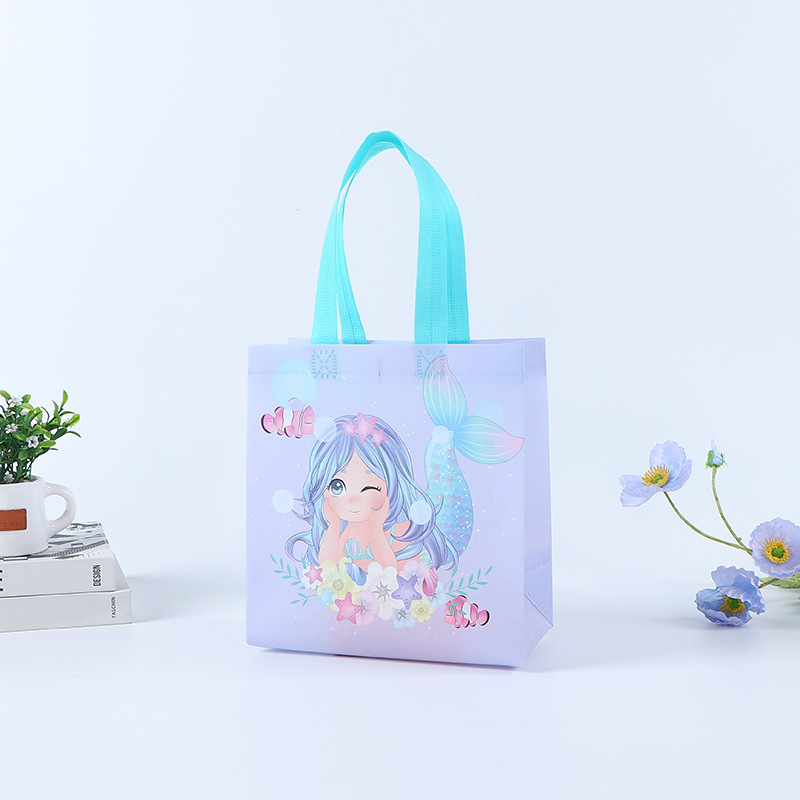 Geantă din material nețesut cu design cartoon – geantă cadou personalizată pentru bomboane de ziua de naștere, laminată