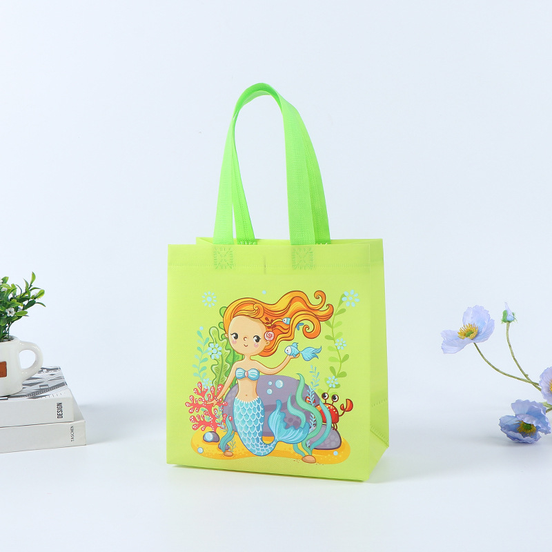 Geantă din material nețesut cu design cartoon – geantă cadou personalizată pentru bomboane de ziua de naștere, laminată