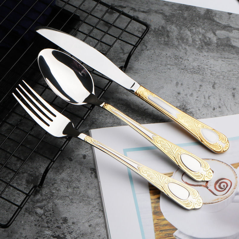 Set din trei piese: cuțit, furculiță și lingură, din oțel inoxidabil, stil european, design retro