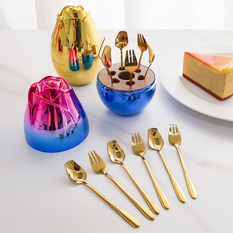 Set de 6 tacâmuri din oțel inoxidabil, cu design roz — linguri de desert, lingurițe pentru cafea și furculițe