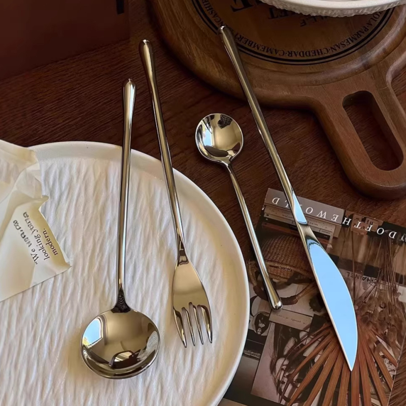 Set de tacâmuri din oțel inoxidabil 304, mâner lung, design elegant: lingură, cuțit, furculiță, furculiță de desert, furculiță pentru paste și cuțit pentru friptură