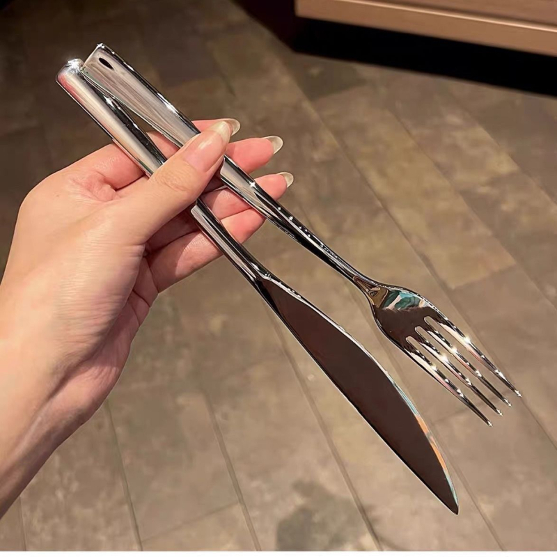 Set tacâmuri din trei piese cu design italian pentru restaurante de steak de lux, oțel inoxidabil 316, lux ușor