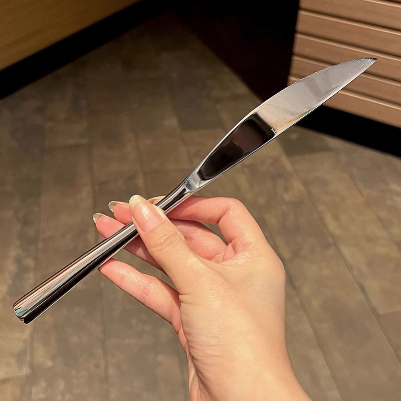 Set tacâmuri din trei piese cu design italian pentru restaurante de steak de lux, oțel inoxidabil 316, lux ușor