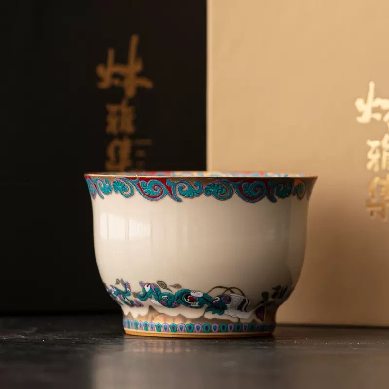 Ceașcă ceramică cu lotus – unică, pentru degustare personală de ceai Gongfu