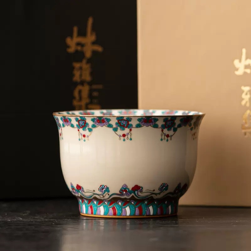 Ceașcă ceramică cu lotus – unică, pentru degustare personală de ceai Gongfu