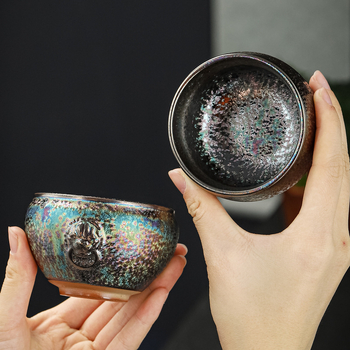 Ceașcă de ceai ceramică cu glazură de cuptor – unică pentru ceremonia ceaiului