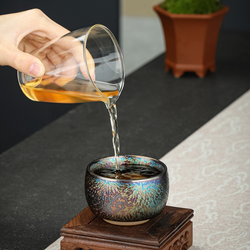 Ceașcă de ceai ceramică cu glazură de cuptor – unică pentru ceremonia ceaiului