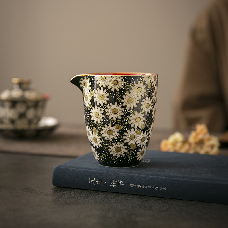 Set Kung Fu de ceai cu incrustații aurii și argintii, ceșcuță pentru distribuție uniformă, tavă ceramică chineză în stil retro și filtru de ceai
