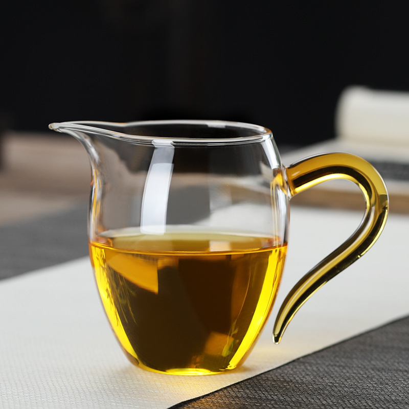 Set Gongfu din sticlă borosilicat transparentă, rezistentă la căldură, cu mâner colorat; include ceainic și ceșți de ceai