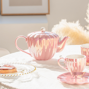 Ceainic ceramic cu luciu perlat și motiv floral – set de ceai pentru acasă, ceai de după-amiază în stil britanic