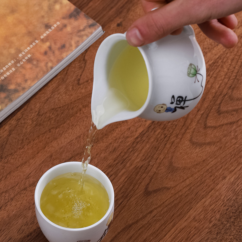 Set ceramic mare pentru ceai, cu ceașcă de distribuție, tea sea și accesorii pentru distribuția ceaiului în ceremonia Kung Fu