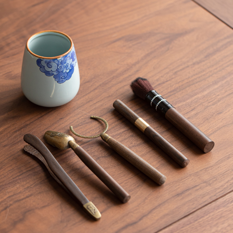 Set de ceremonie a ceaiului cu șase domni — accesorii ceramice pentru ceai: clip pentru ceai, linguriță și ac pentru ceai