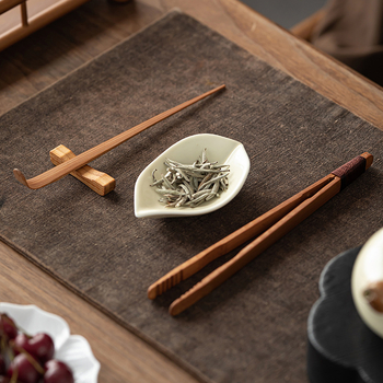 Lingură de ceai ceramică, lucrată manual, în nuanțe de albastru cerului și galben, design proaspăt și minimalist, lingură de ceai monocromă, instrument unic pentru ceremonia ceaiului
