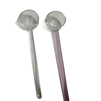 Lingură din sticlă borosilicată transparentă, cu mâner lung, colorată — lingură elegantă pentru desert, ceai și condimente.
